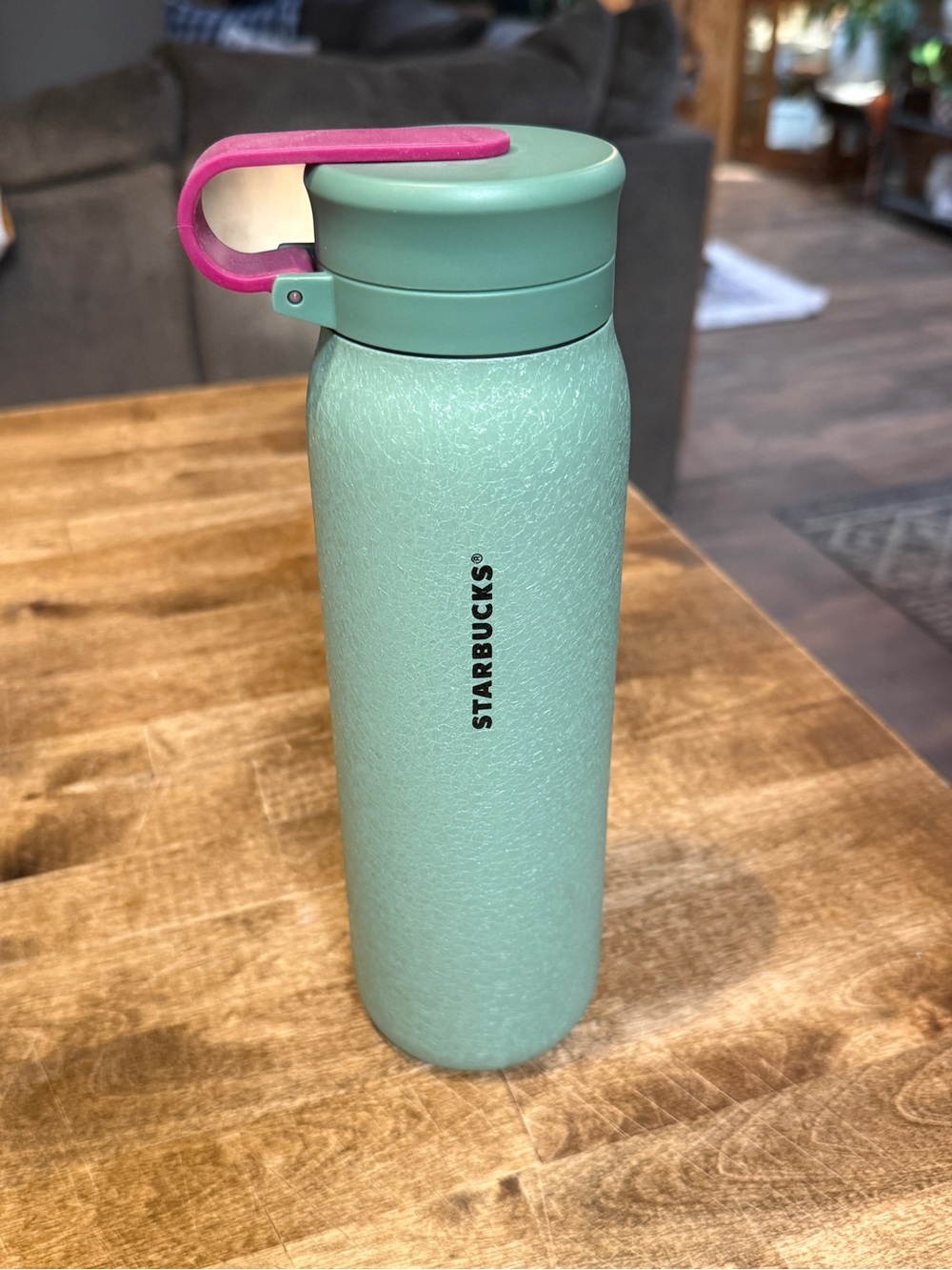 NWT-Starbucks textured green rainforest vacuum insulated 20 oz water bottle.